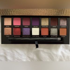 🔥Like New-limited edition ABH JACKIE AINA pallet